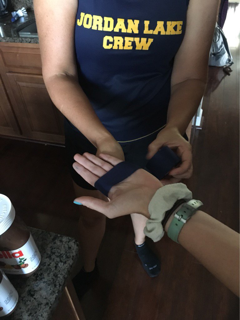 JordanLakeCrew's tweet photo. Another happy @eucatape4drums customer @JuliaaCarden - working through each color, loving the JLRC navy😎 #rowing https://t.co/UEv4FHf8jY
