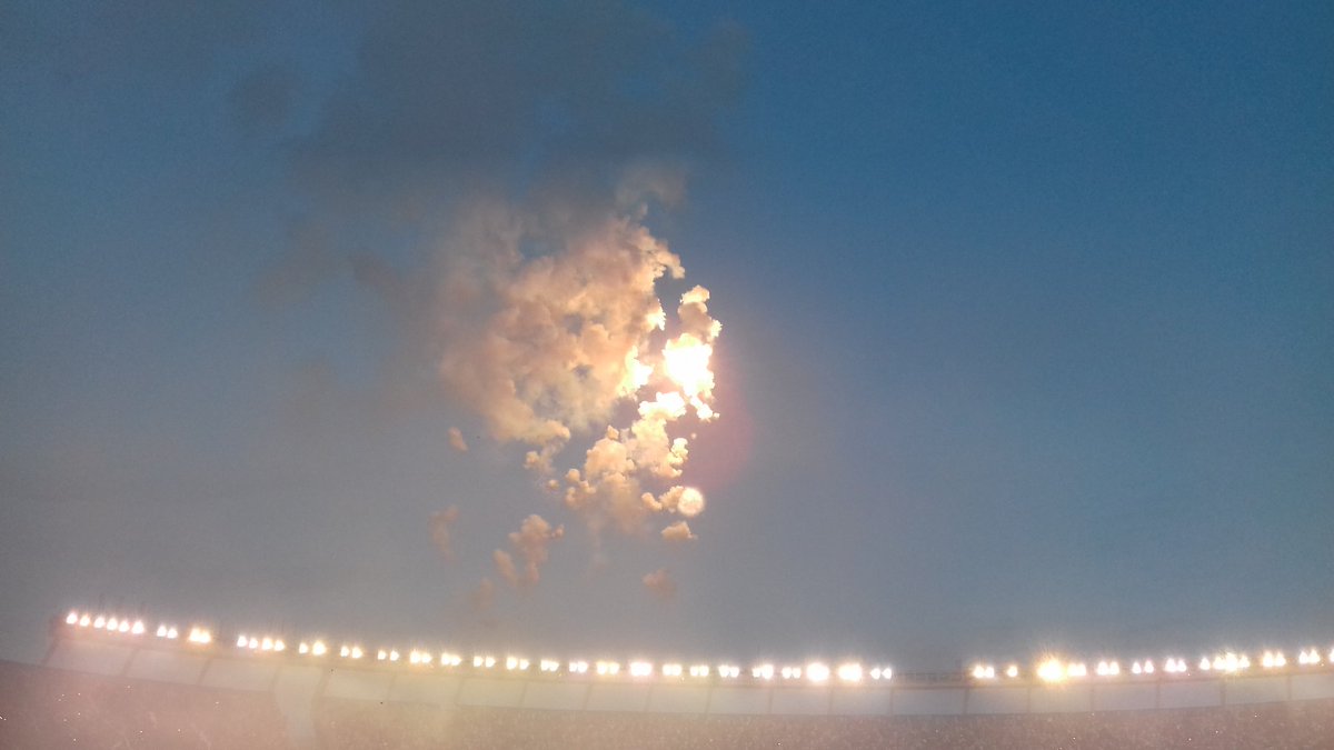 guti_julio's tweet photo. #EstadioMonumental y Fuegos Artificiales es sinónimo de #CopaLibertadores y #FIESTARIVERPLATENSE #River35 
#VamosLosMillos https://t.co/dld7hPKxGY