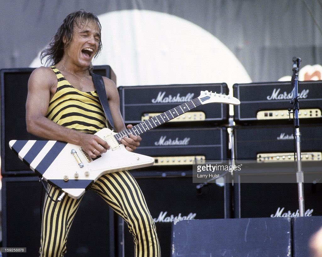 And a very happy birthday to the great Matthias Jabs!!! 