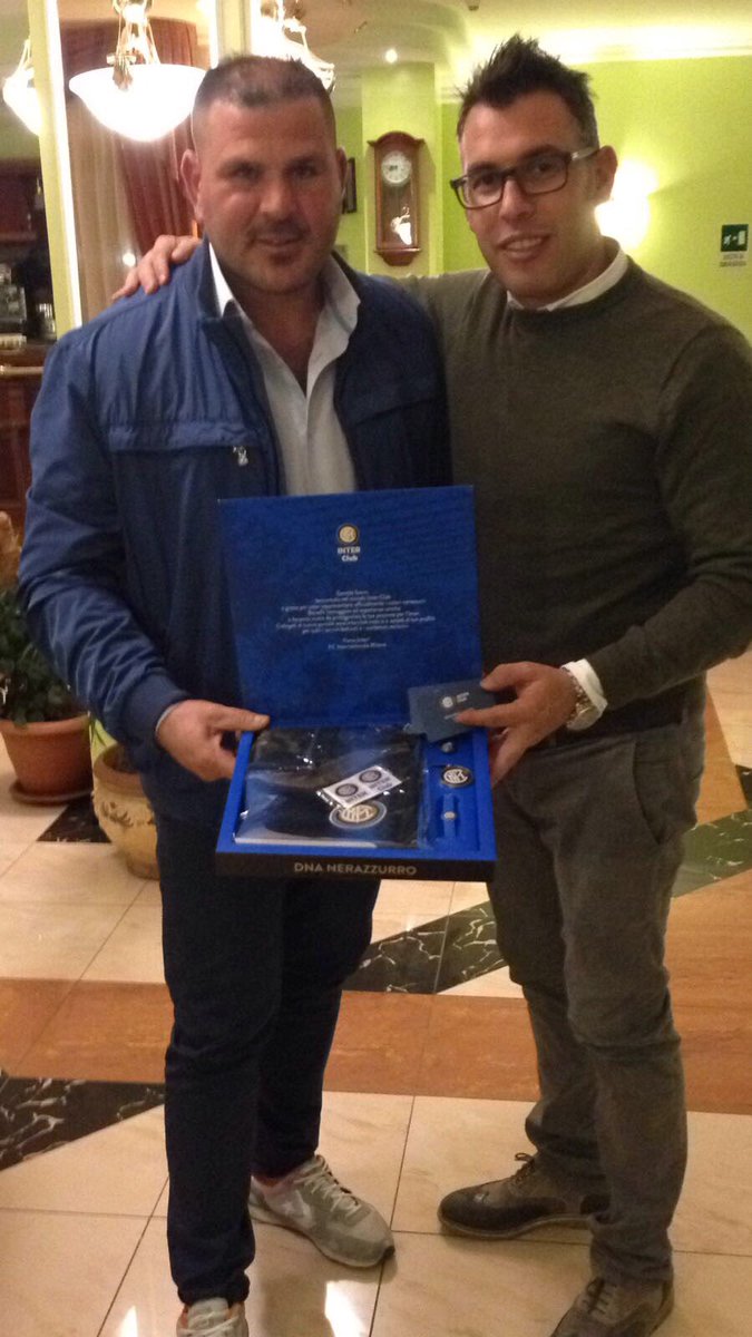 InterSenise's tweet photo. Noi abbiamo @inter nel cuore. Continua il ritiro dei #memberkit da parte dei ns. soci #interclub . #interiscoming #amala #InterclubSenise https://t.co/FRaMeELfTR
