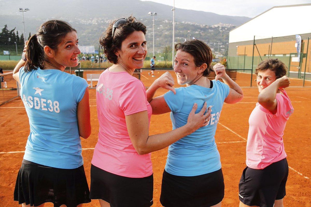 StephanPostAURA's tweet photo. Bravo les filles de l’ASDE 38 championnes de France tennis entreprise ! 🏆 un 1er titre pour la ligue Auvergne-Rhône-Alpes ! 👏💪 https://t.co/nUrQ1JjMWO