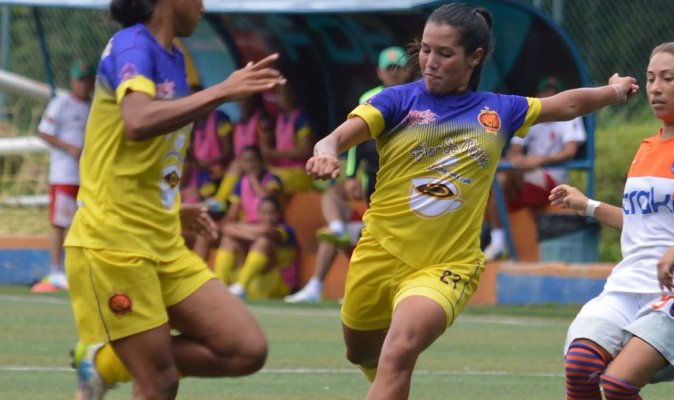 #Noticias Meibi Mesa jugadora de Flor de Patria fue la mas Valiosa de la Jornada 9 de la Superliga Femenina