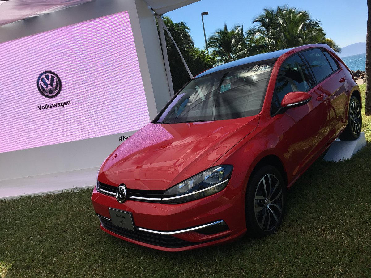 AutosDesign's tweet photo. Nuevo @Volkswagen_MX #Golf 2018 | 1.4lt TSI, 150 hp, DSG 7 vel, 7 bolsas de aire, etc etc... desde $308,990 a $403,990 #ADTest https://t.co/qoD6lusVtO