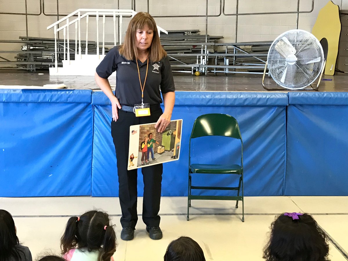 Primary50SW's tweet photo. Who's ready for Halloween?  @WPrimary50 is!  We learned about safety with Tami Martin @VillageofGurnee #woodland50news https://t.co/5GGArSVCK5