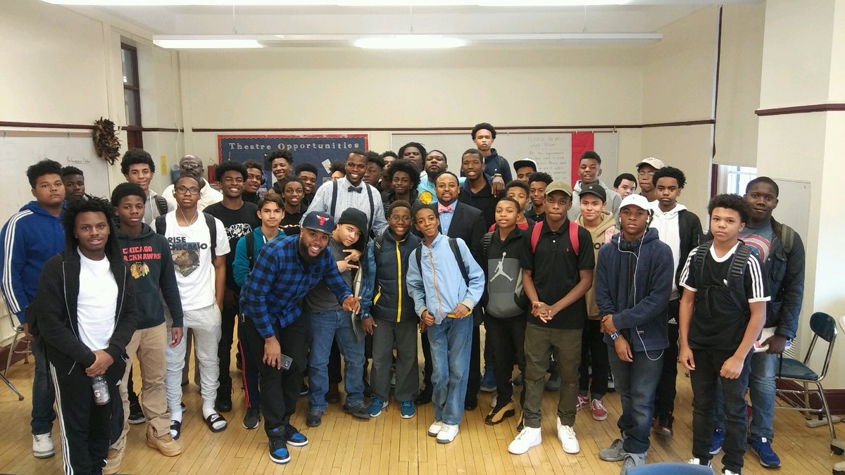 iAmPhaTal's tweet photo. We created dialogue that I believe was healthy & helpful for them as well as myself. Iβm honored they invited me out! #ThinkOutsideDaBlock https://t.co/6807XvH5zo