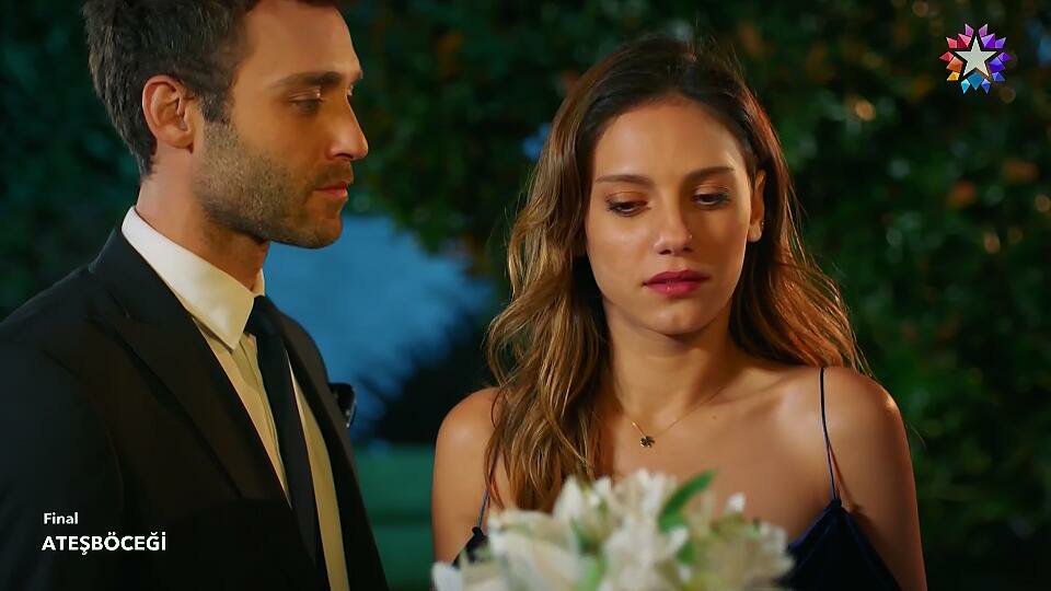 beklenenkral's tweet photo. "Nefesim olur musun Aslı?"
Ve mutlu son... Hoşça kalın #AsBar, hoşça kal #Ateşböceği. Emeklere sağlık. #ateşböceğineveda https://t.co/l3v9iswMLG
