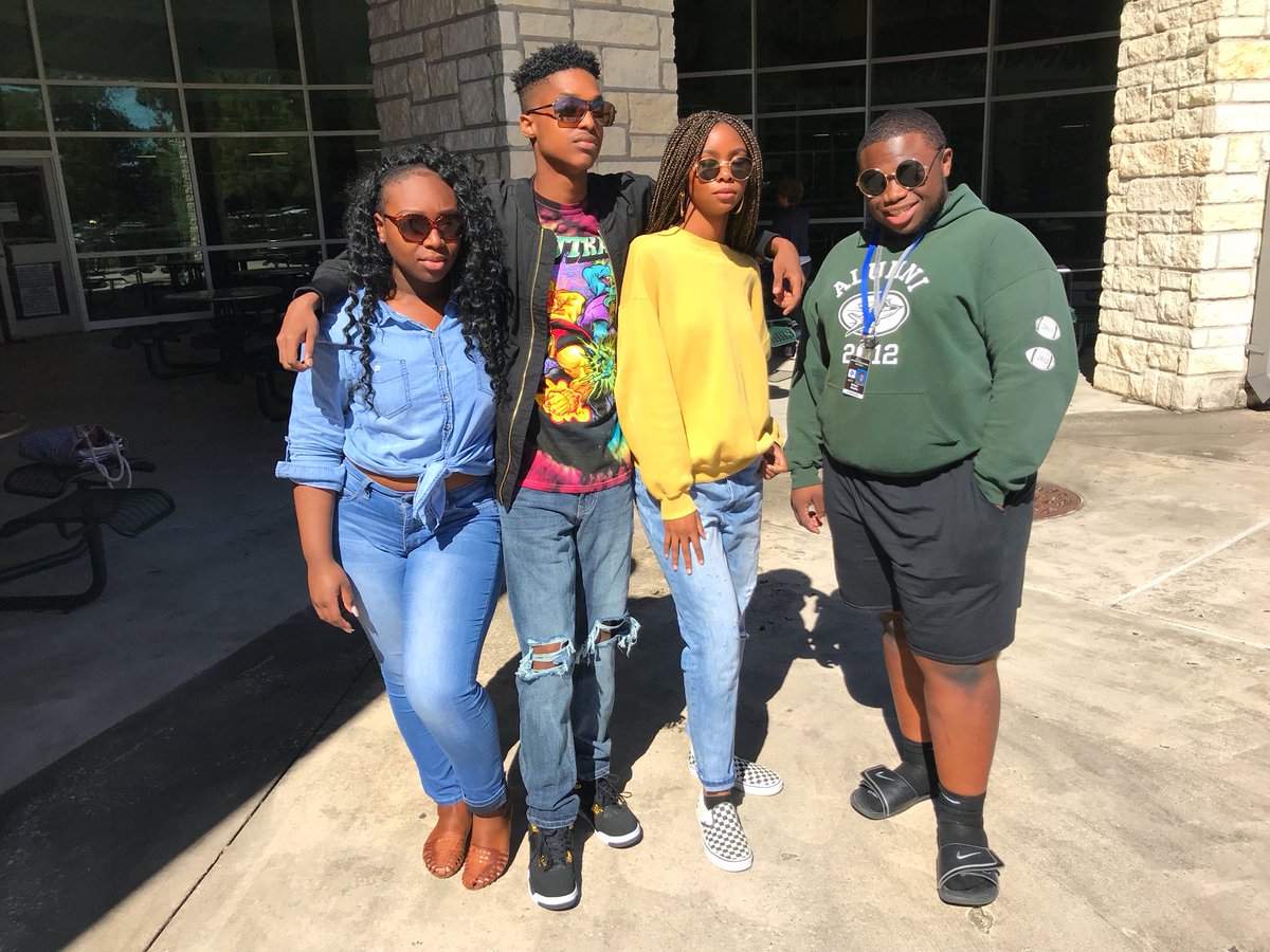 Joshuacole__'s tweet photo. To bright for drugs ๐ #RedRibbonWeek #Dkway https://t.co/1k0eTNcBCs