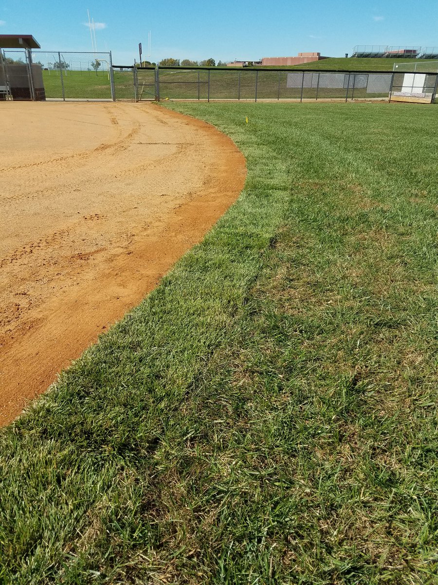 Grassmangreg's tweet photo. #hardworkwednesday @LSNsoftball lip removal and new sod https://t.co/MLTgvHr2Z1