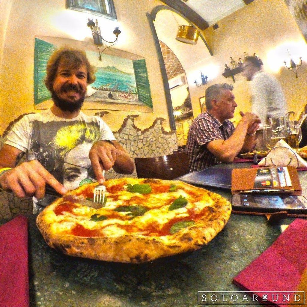 soloAroundTW's tweet photo. #cena con #pizza a #napoli https://t.co/uXgimkJABK || sua maestà la #regina || #margherita migliori la mia #vita … https://t.co/VFzQVs5ZKs https://t.co/v3KdfLUKld