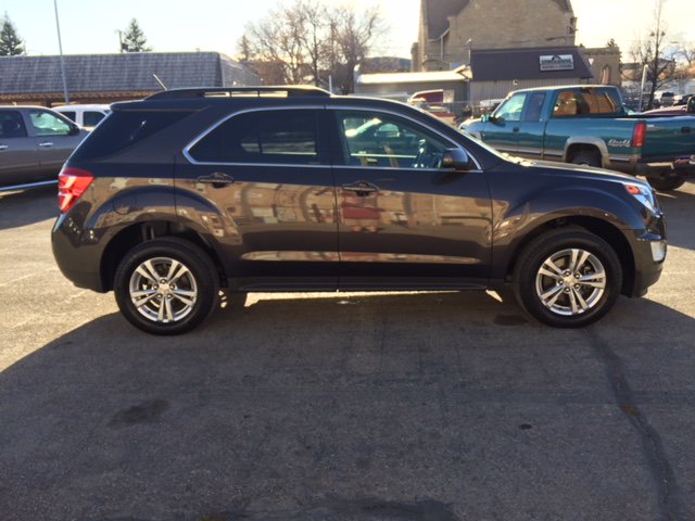 CourtesyMotorMT's tweet photo. You can get w/this ('10 #Equinox) or you can get w/that ('16 Equinox): We got your yin &amp; yang covered. Cloth or leather w/moonroof. #Choices https://t.co/B3kWYSpyqN