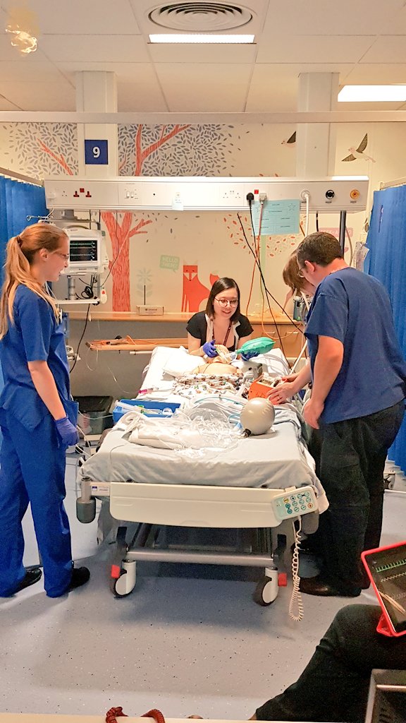 Paedcritnurse's tweet photo. #picusim Simon requiring #picutransfer a smooth move by all #oxpaedscriticalcare @OUHospitals @PaedCritCareODN @OxSTaRCentre @NursePicu https://t.co/vfVS7v1dEj
