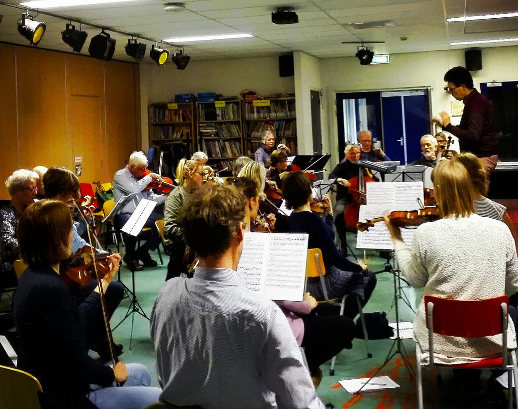 TomSanderman's tweet photo. Playing solo with #NijmeegsStrijkersgilde this weekend! Koepelkerk Arnhem (20:00) &amp; Petruskerk Nijmegen (15:30) https://t.co/TitV8QkwfB