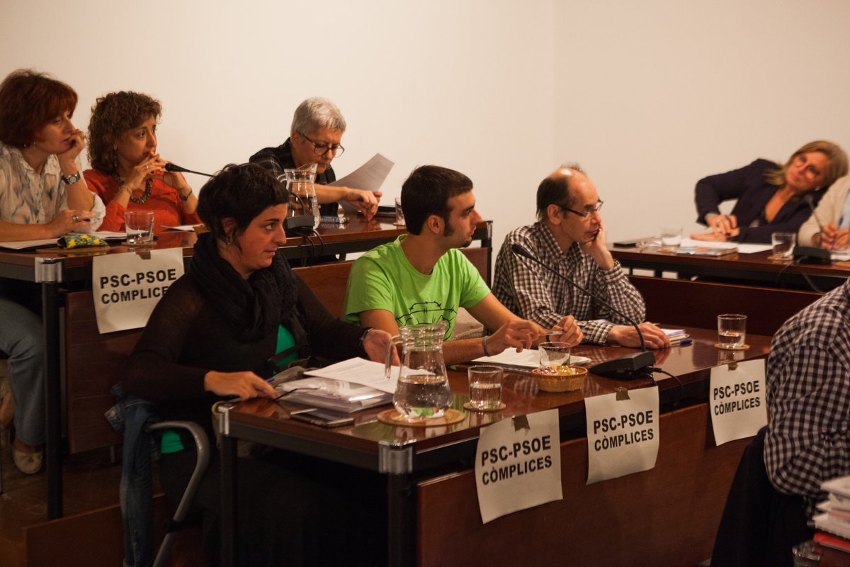DecidimCas's tweet photo. 📸 Són vostès, els Dr Jekyll i Mr Hyde de la política municipal; el Dr. Jekyll “Som de Castellar”, Mr Hyde “Partit Socialista de Catalunya”. https://t.co/kCigqb2kgF