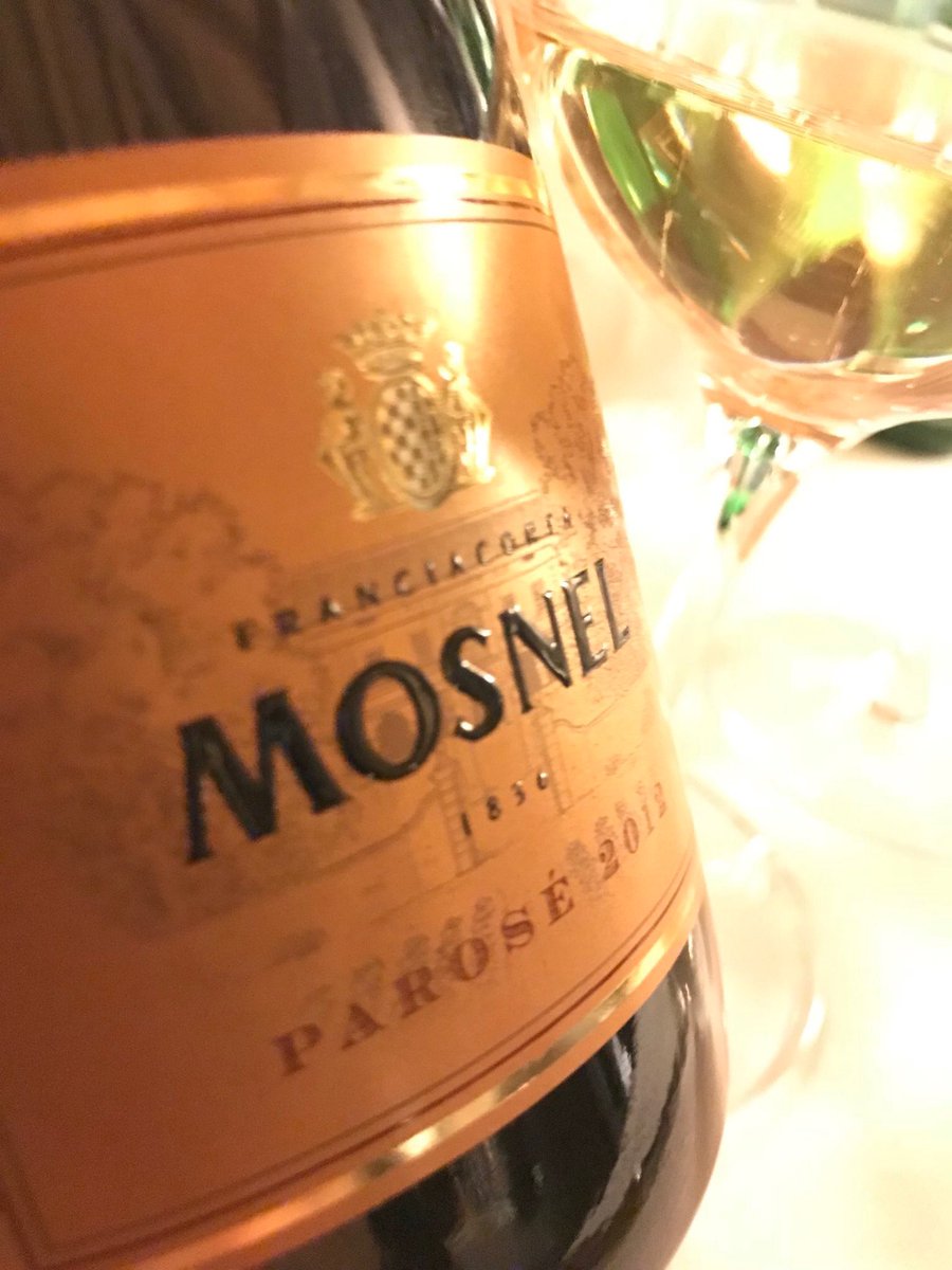 Winedetector's tweet photo. @LAmillesiMATTA ci fornisce l'occasione di notare l'interessante crasi tra 'pas dosé' e 'rosé' ad ottenere il #naming "Parosé" @ilmosnel https://t.co/F3Fq8qEEKP