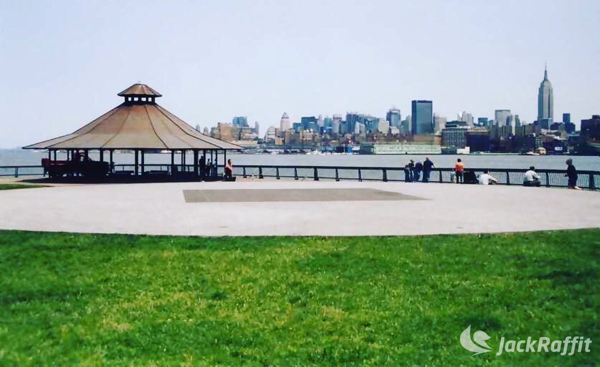 JackRaffit's tweet photo. Before JackRaffit’s office moved to Manhattan, we were located in beautiful Hoboken. 👌🏼 Where else can you get an amazing skyline view? https://t.co/yAyRGMfCUT