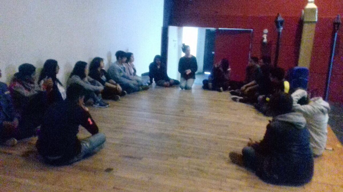 ActividadesPSi's tweet photo. Fomentamos la equidad de género. Chic@s @P_Prepa_Si en taller: género y fotografía en #CasaLATA @Iztacalco_Dele #EjeParticipacionJuvenil https://t.co/2SkHeMJUVk