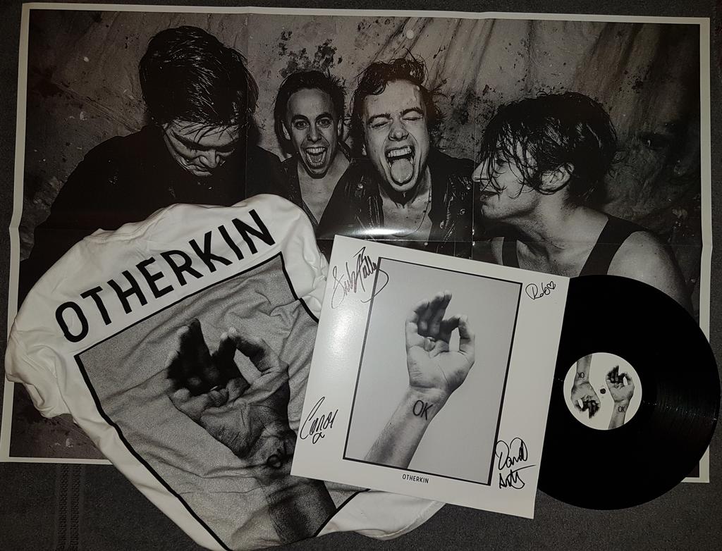 __theobserver__'s tweet photo. #MagicMoment @OtherkinOK ! Would ya take a look ! At what breezed In The door ! #SignedShit ! #Priceless ! #BluesMen ! #TopGeezers !!!😎😎😎😎 https://t.co/sCc4D5SP0t