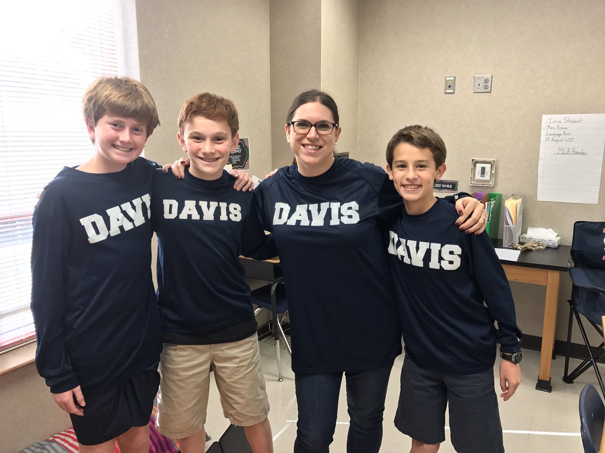 DKraar's tweet photo. Showing our Davis Ruach!#BeAmazed #davis7 https://t.co/rw8rTv98BI