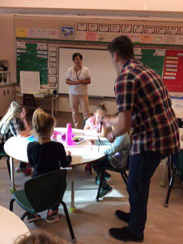 pdale2kids's tweet image. We asked questions to Mrs. Miller today to find out more about what people who work in the school do? #interviewfun