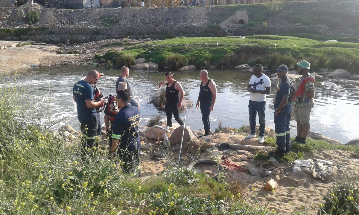Alex_Township's tweet photo. Today's day left Alexandra a very sad community after one of the kids playing in the Juskei River was killed by a creature like snake. https://t.co/UzLH1KI12f