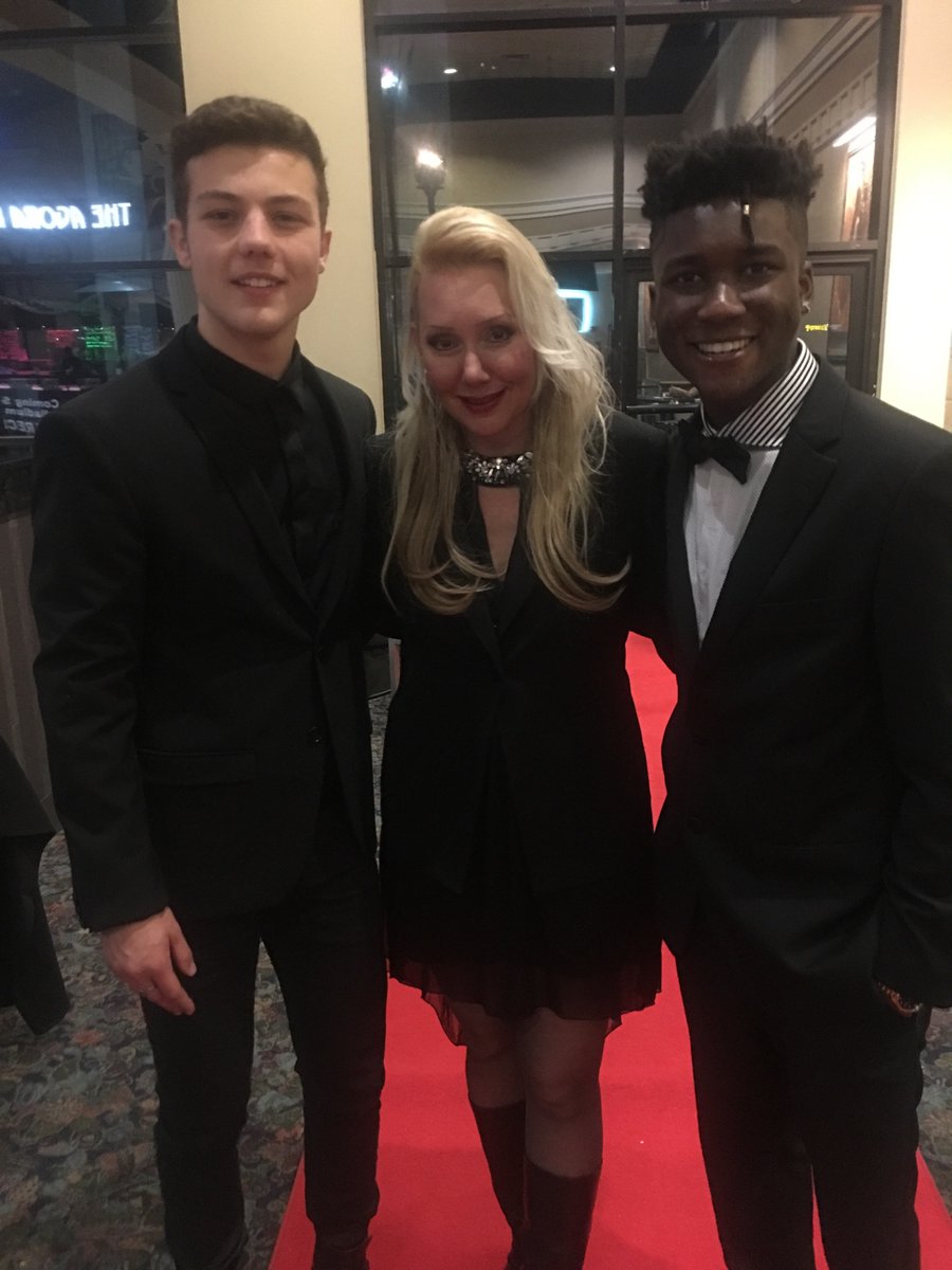 MiaMakiShow's tweet photo. #MiaShow #law #entertainment #music Great To See You! @JamiahMalik Very Special Artist! Break A Leg Tonight in SA #Texas! Sending Love! #Mia https://t.co/youo62FoxG