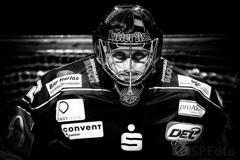 2850Fischtown's tweet photo. Und gratulieren wollen wir unserem #42Pöpperle für seinen 1. #Shutout für die #FischtownPinguins 🙌🏻🙌🏻🙌🏻
#INGBHV
(📸 by #SPFoto) https://t.co/tbaT5vbKKD