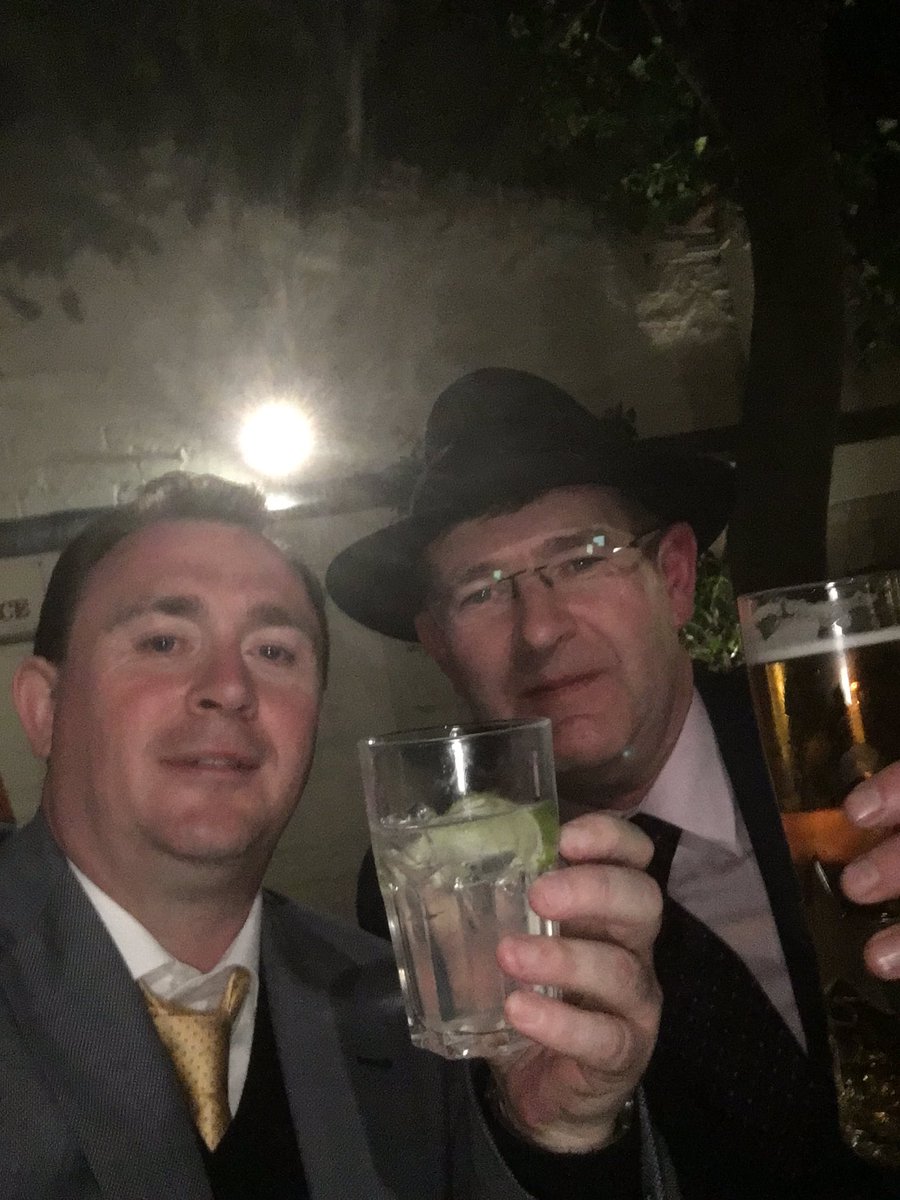 PuntersMilkman's tweet photo. A very special lady on her big day-Forever memories with my pal Big Easy(owned the mare-named after his daughter &amp; niece) #Fayonagh #class https://t.co/pMkJej2OFp