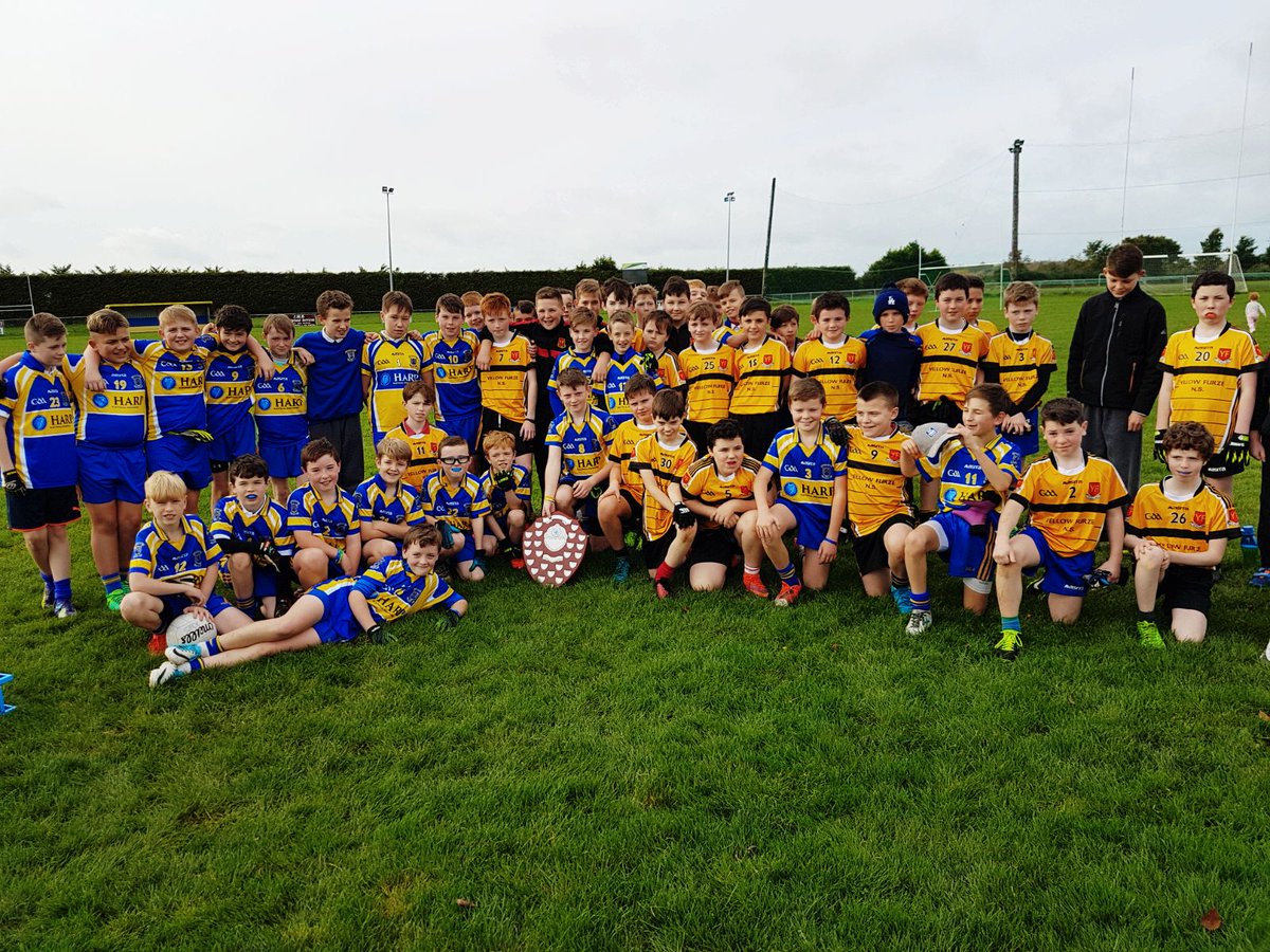 CumannnamBunsco's tweet photo. Lovely sportsmanship on display today as clubmates competed in the Navan Area Football League Final #kentstown #yellowfurze @cnambnaisiunta https://t.co/t4WQZ7zQL7