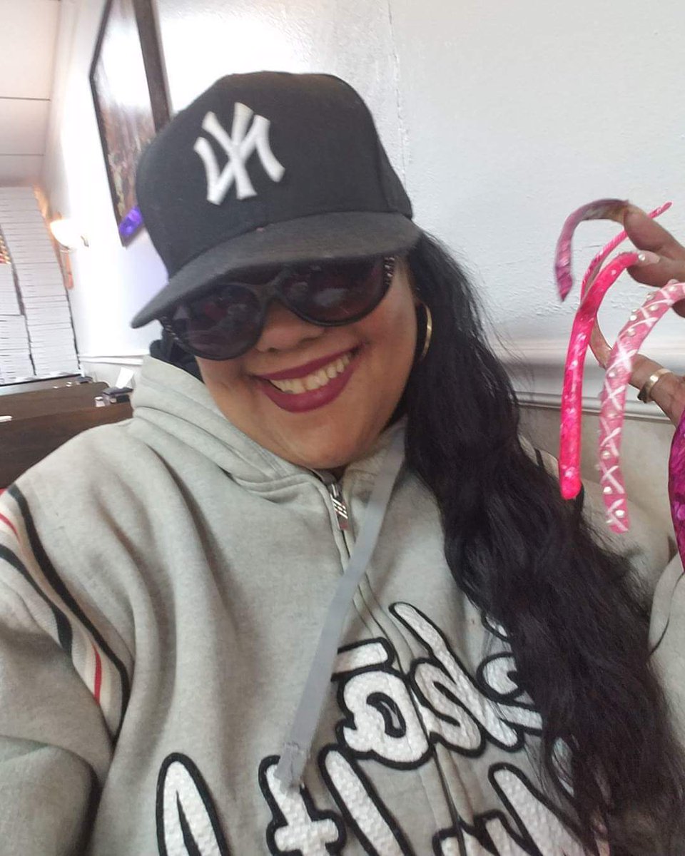 AnaOtano1's tweet photo. #LongNailedDiva #AlwaysLoveYourself
#LongNailsRule https://t.co/VRFZy84LWd