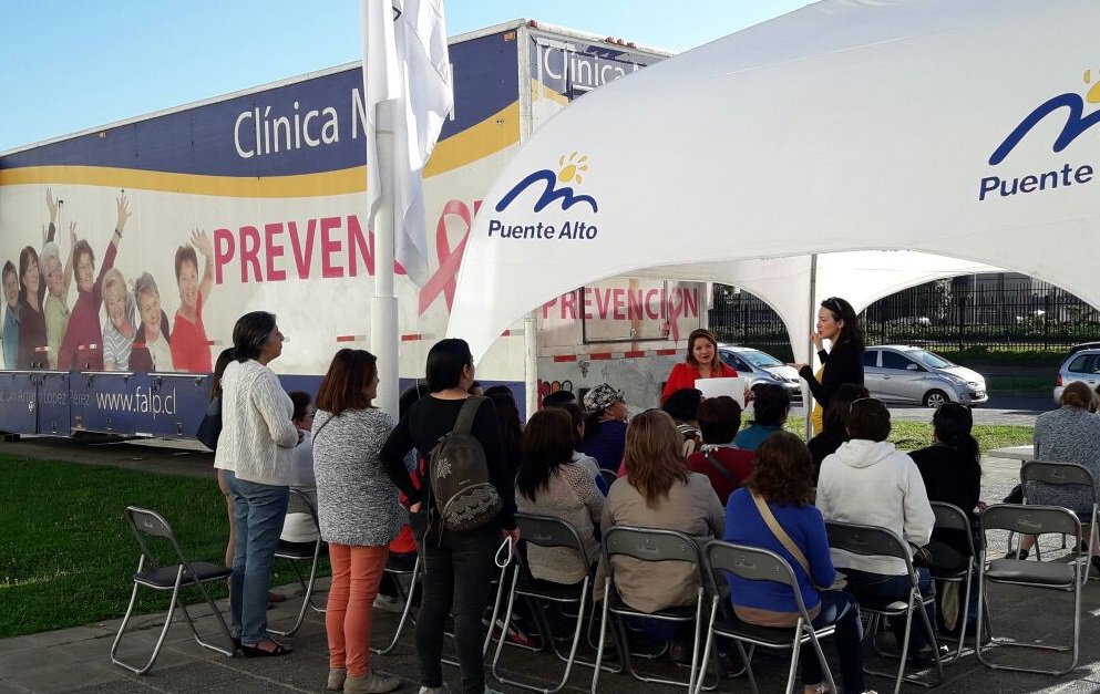 germancodina's tweet photo. Exitosa jornada @mpuentealto y @FALPfundacion 26 octubre continuamos realizando mamografías en el frontis de la Municipalidad, a contar 8:30 https://t.co/TuWuvCN2Ge