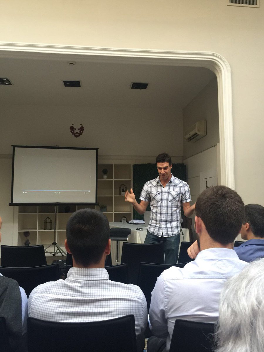 QuanamCorp's tweet photo. Ahora Andrés Scotti hablando de valores y trabajo en equipo #BADay2017 https://t.co/hN5mkQHEb7