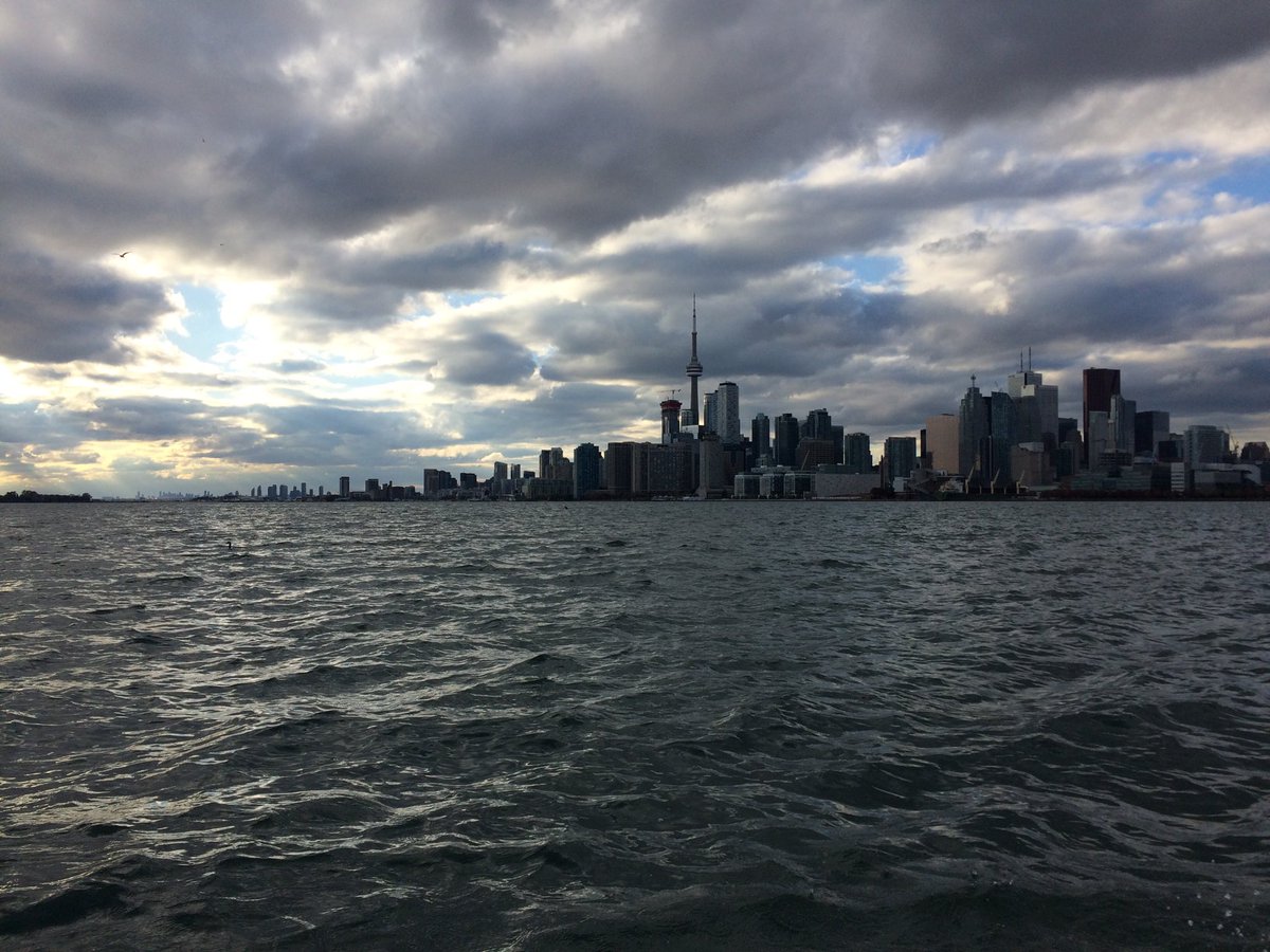 Ladyfishbio's tweet photo. Finally getting out on the Harbour tonight after a blustery week. #DFO_Science @TRCA_Monitoring #Toronto https://t.co/bZ1lNO0HCL