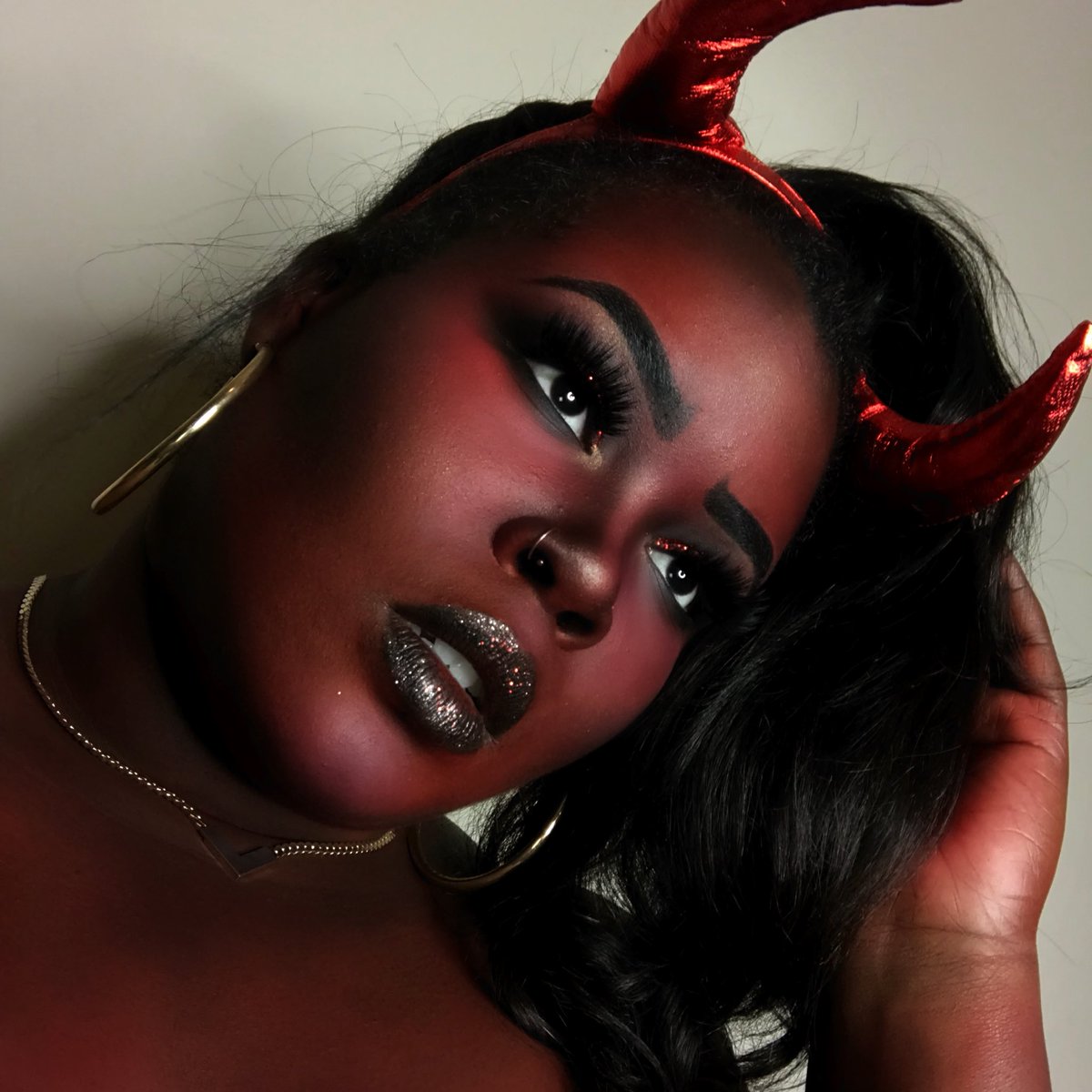 Gorgeouslyjojo's tweet photo. Dark side slay #Atlanta #makeupartist #bet #melanin #hallweenmakeup #covergirl #maybelline #AnastasiaBeverlyHills #lacolors #Instagram https://t.co/r3Jha83Z84