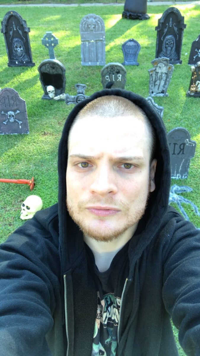 RobbyRobJames's tweet photo. “I don't want to be buried in a Pet Sematary,
I don't want to live my life again”
🤘🏻💀😈🕷🎃 #theramones #ramonesfan #horrorpunk https://t.co/ejh25ozQzO
