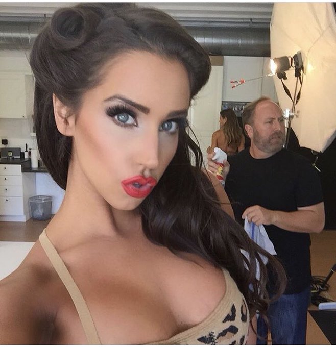 Happy Hump Day!! #CaptionThis for me😘😘 https://t.co/nr0HnQrrGa<a href="/tag/captionthis"class="tags">#CaptionThis</a>