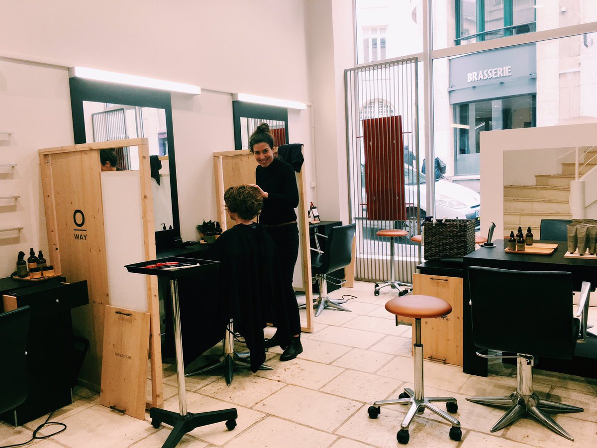 海外で仕事ができる美容室