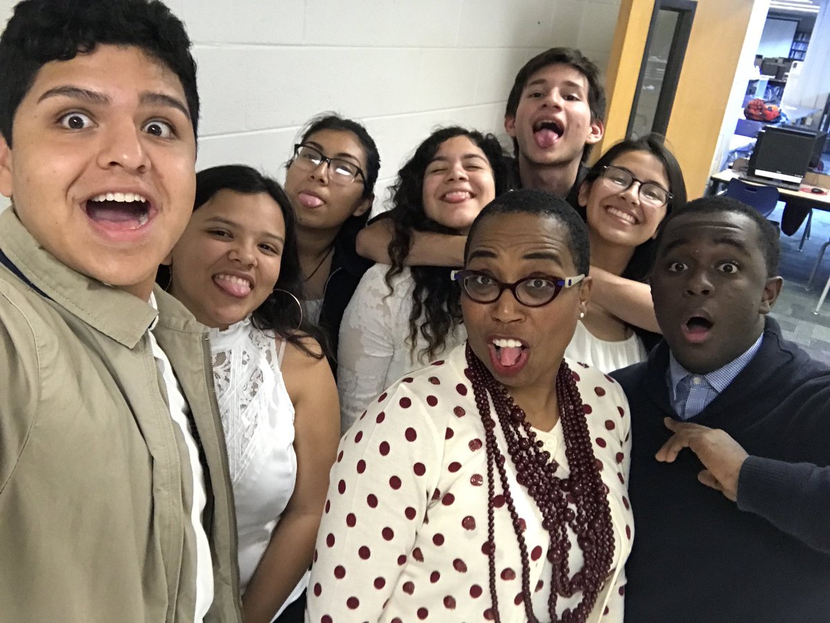 denatowells's tweet photo. Newest #DECA members and officers installed at Campbell HS today w/ 🙋🏾as the guest speaker. #D.E.N.A #withaY #DECAATTPROJECT https://t.co/eK7PKWhnfb