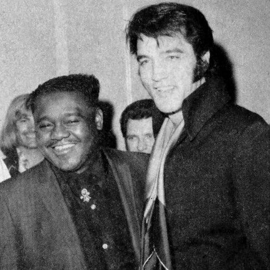 Elvis Presley tweet media