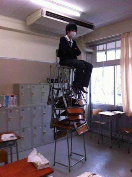 ClassicWeeb's tweet photo. Japanese students are so extra lmao https://t.co/5UUM688FKh