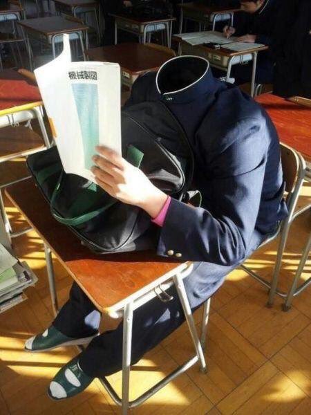 ClassicWeeb's tweet photo. Japanese students are so extra lmao https://t.co/5UUM688FKh
