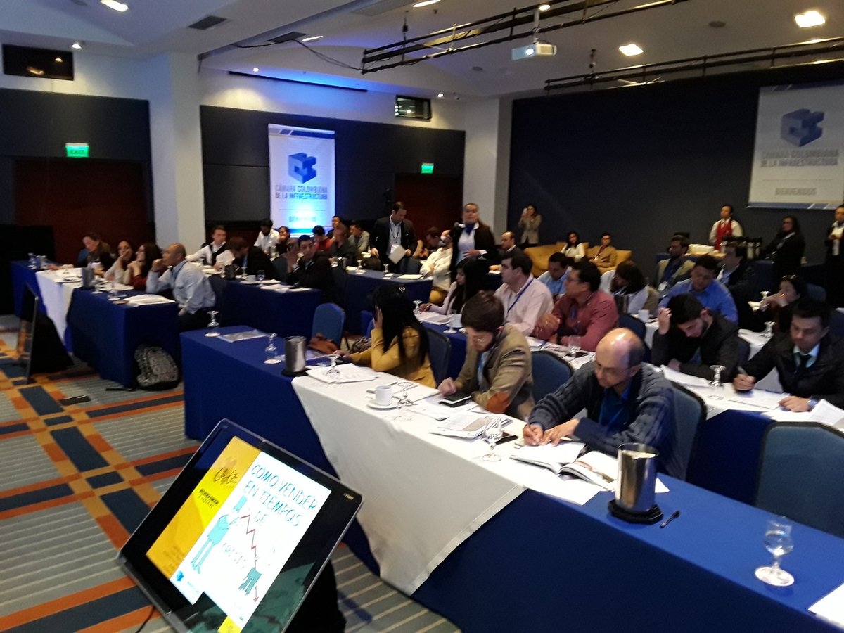 camaradelainfra's tweet photo. Carlos Hernández, director y creador de Cahez Corp. S.A.S., inició su presentación sobre cómo vender en tiempos de crisis #EventosCCI https://t.co/05KSPDREsp
