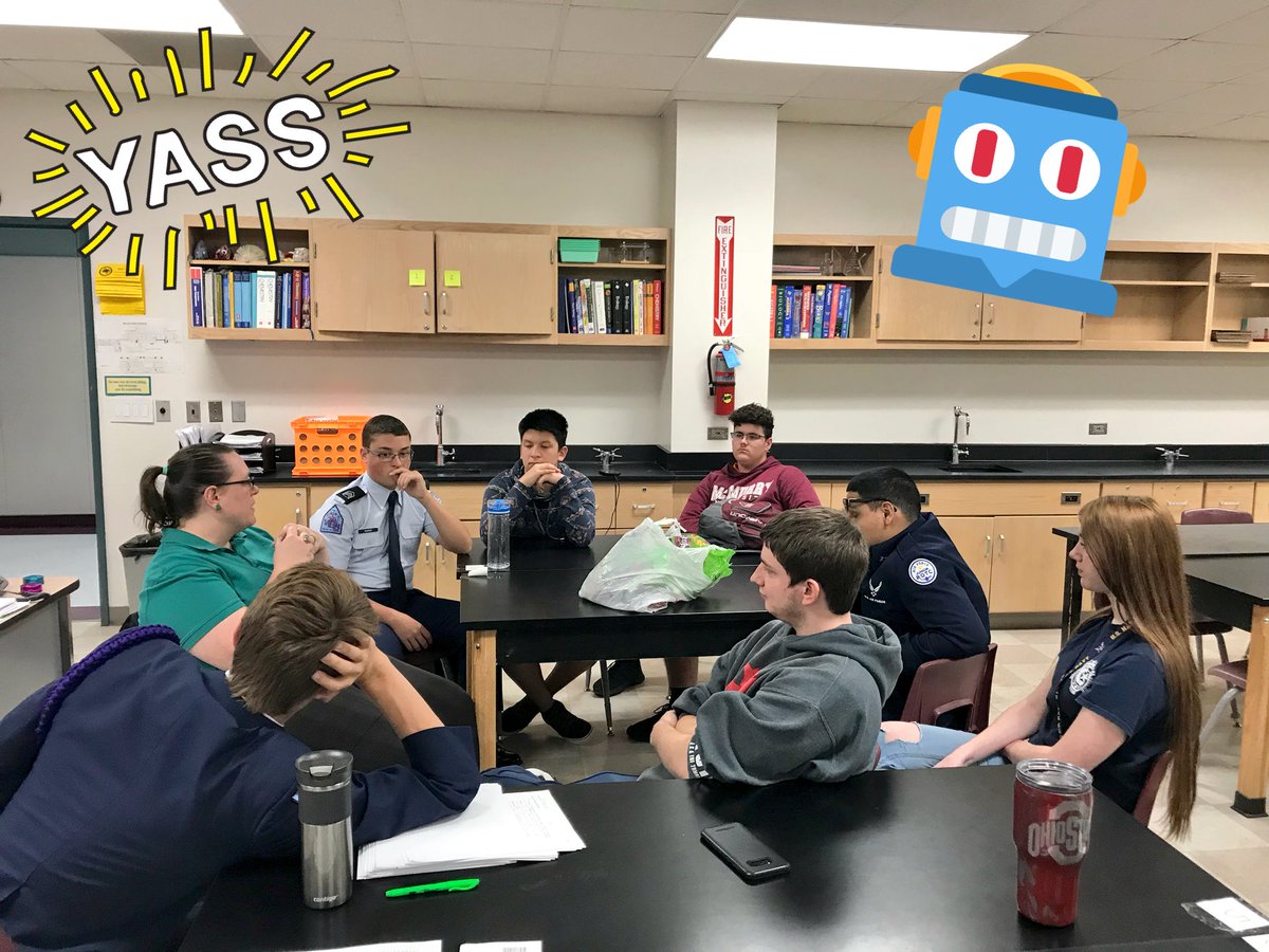 WildkatRobotiks's tweet image. @WildkatRobotiks #FTC team meeting. Talking about team building, #EngineeringNotebook, team bios, and snack!
