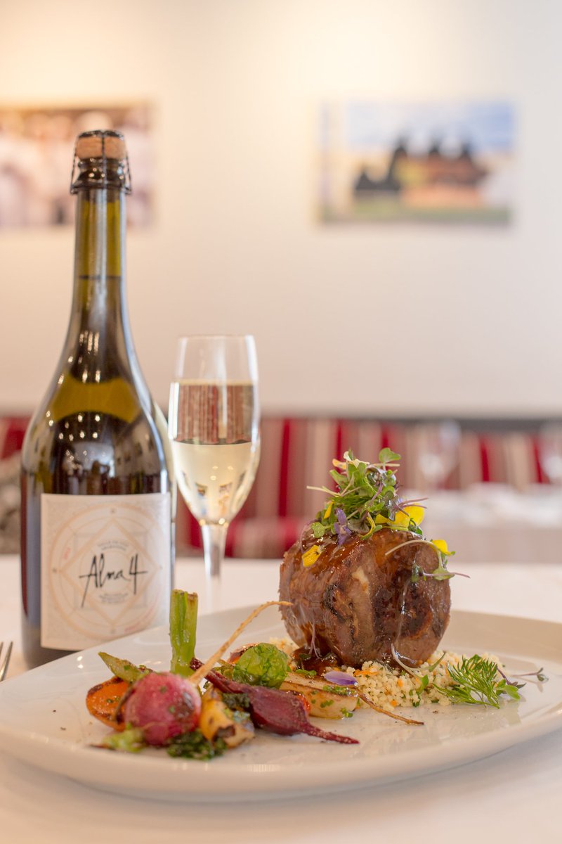 #SemanaAlma4 El restaurant el Faro de <a href="/HiltonBA/">Hilton Boenos Aires</a> ofrecerá un menú de 3 tiempos que podrán combinarse con los espumosos Alma 4