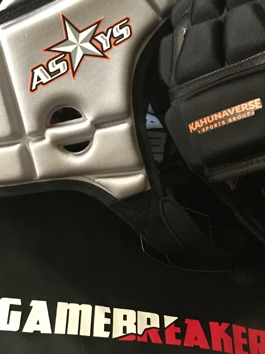 coach_howie's tweet photo. New ASYS 7v7 helmets #BigKahunaSports #Gamebreaker #ASYS7v7 https://t.co/zaZB8tc342