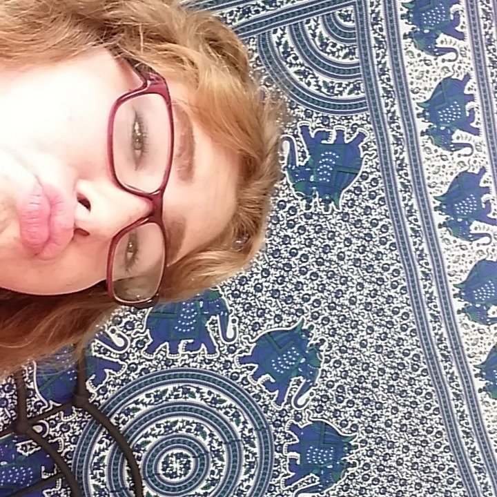 alienqueenn_'s tweet image. Ayeeee