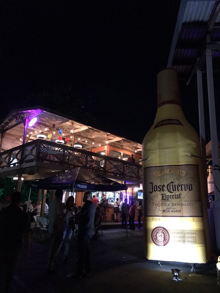 GaboRivera3's tweet photo. Mañana jueves The Terrace @ El tablado en DownTownRio (alado de la trima) finlandia 2x$6 y margaritas 2x$7 #GRgroup https://t.co/NEdMO5LWGC