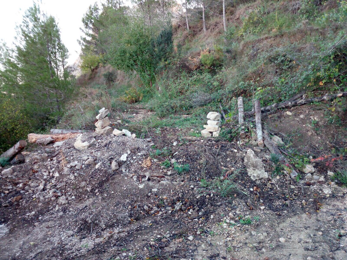 LA VALL DE GALLINERA ES RESPECTA.
PROU D' ACTES VANDÀLICS !
PROU  D' INTERESOS PERSONALS! 
#LaVallDeGallinera facebook.com/valldegalliner…