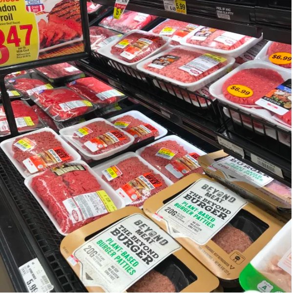 fish20org's tweet photo. #2015fish20 @LoveTheWildCo Investor @LeoDiCaprio is investing in Plant-Based Food Startup @BeyondMeat https://t.co/zqelwwKCZT #foodinvest https://t.co/HYUxX13bni