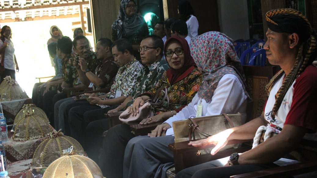 DesaSingkil's tweet photo. Sudy Baning Kabupaten Kebumen Di Desa Singkil ttg kawasan tanpa rokok @KemenDesa @Swaradesa @radarponorogo @info_ponorogo @PonorogoKab https://t.co/0Sg5DQsUGR
