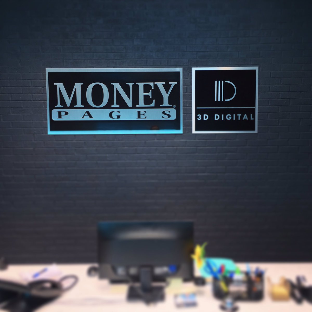 sambadger's tweet photo. New signs up and lookin' fresh! #MoneyPages #3DDigital #Jacksonville #FL https://t.co/PEhBN6vaJt